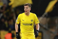 Ngôi sao trượt tuyết băng đồng làm loạn Champions League